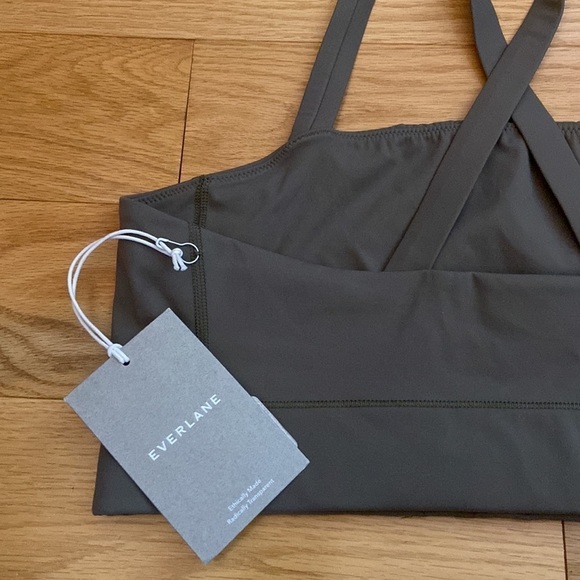 NWT Everlane Perform Crop Top size L - Picture 7 of 10